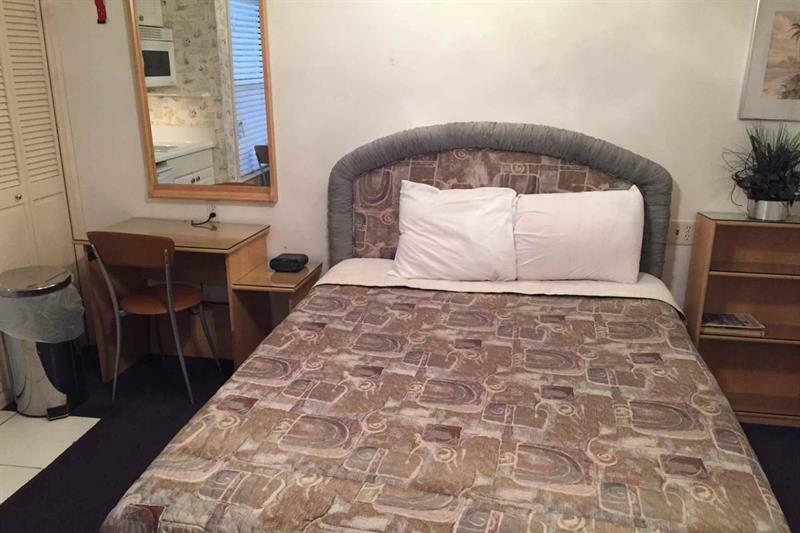 1303a St Thomas Square Apartment *